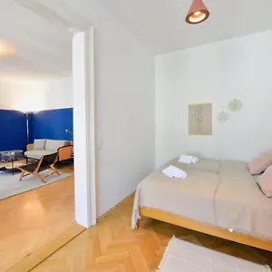 Beautiful Flat Next To Karlskirche Apartment